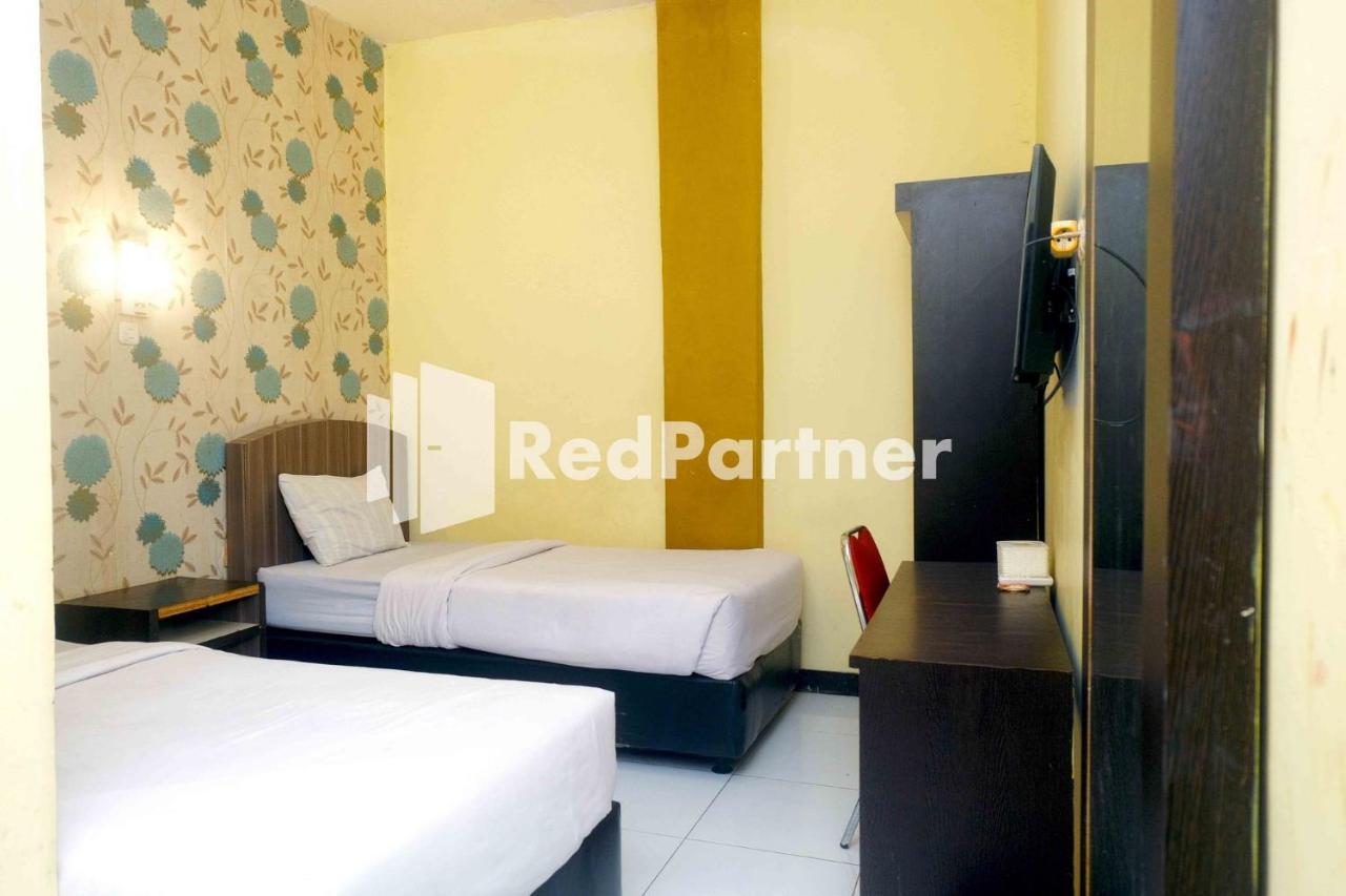Hotel Permata Makassar Mitra Reddoorz Balangberu Экстерьер фото