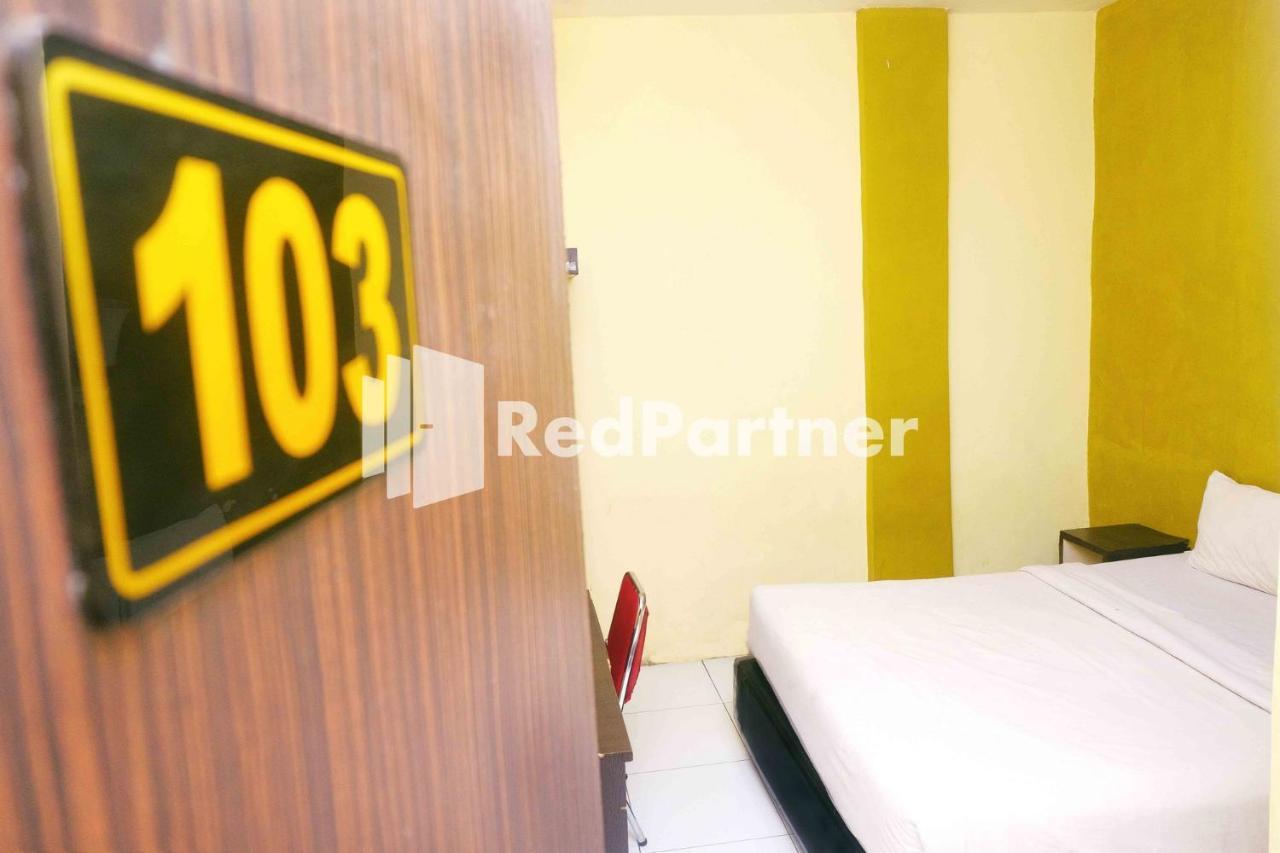 Hotel Permata Makassar Mitra Reddoorz Balangberu Экстерьер фото