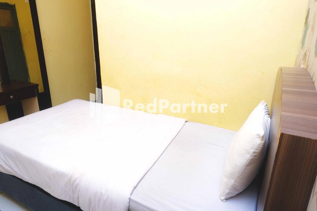 Hotel Permata Makassar Mitra Reddoorz Balangberu Экстерьер фото