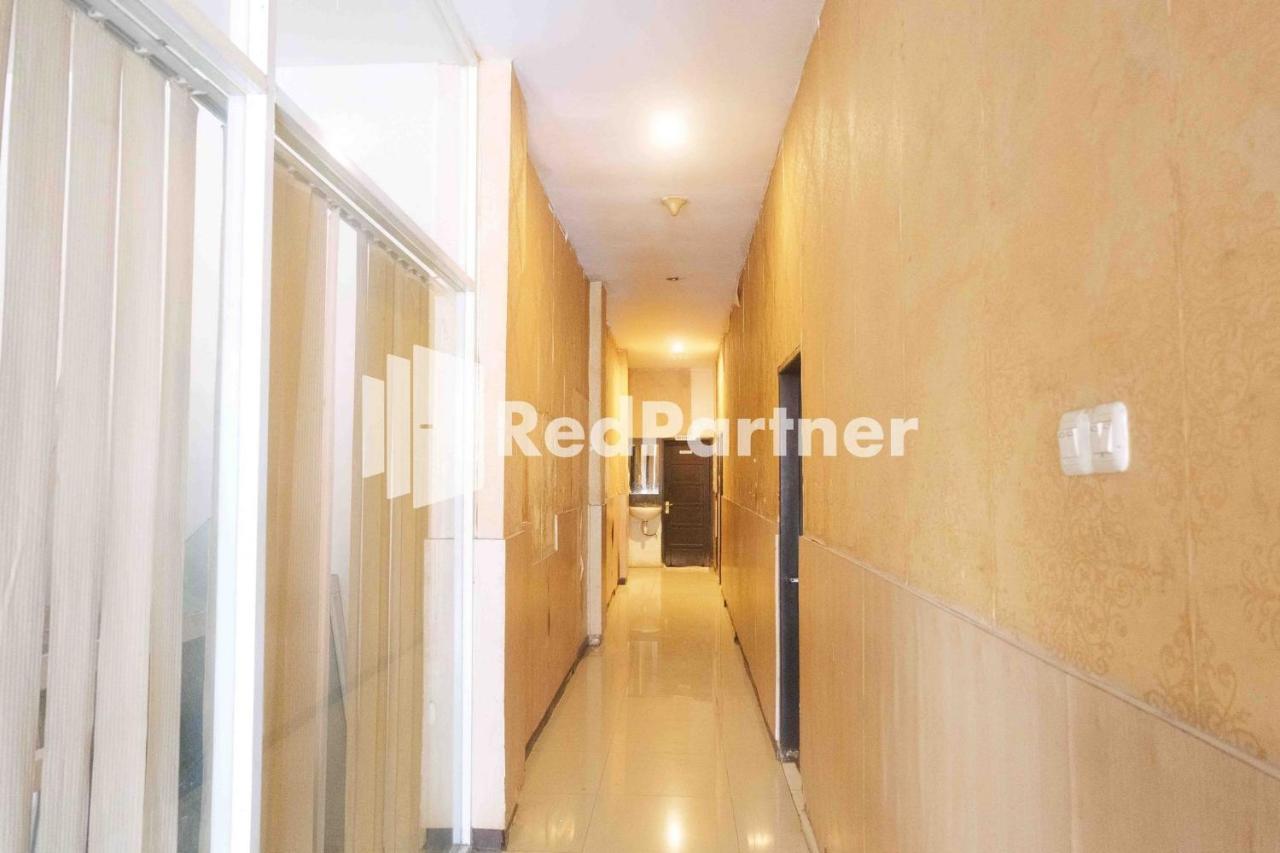 Hotel Permata Makassar Mitra Reddoorz Balangberu Экстерьер фото